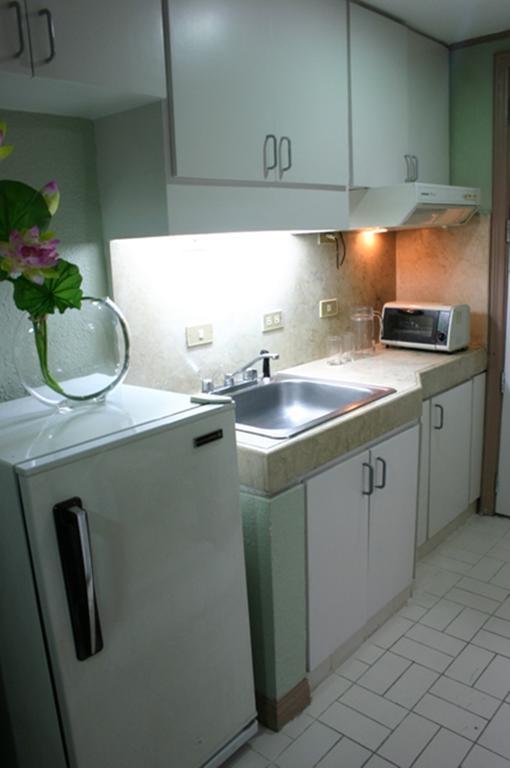 Mpt Suites Макати Экстерьер фото