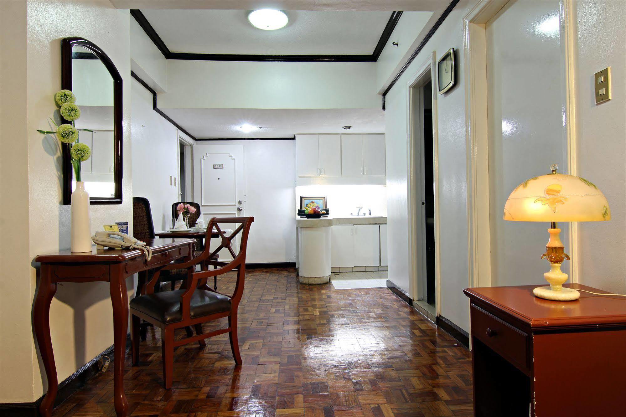 Mpt Suites Макати Экстерьер фото